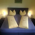 Elan 3*