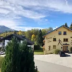Elan Penzion 3*